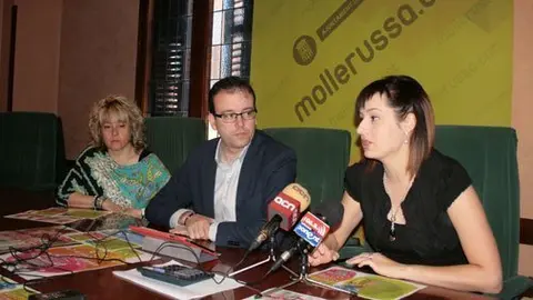 Marc Solsona amb les regidores Imma Casanella i Rosalia Carnicé