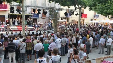 Centenars de persones assisteixen as la representació de l&#39;Anella de Cal Bufalà.