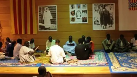 Ciutadans senegalesos de la demarcació de Lleida es van reunir a Mollerussa.