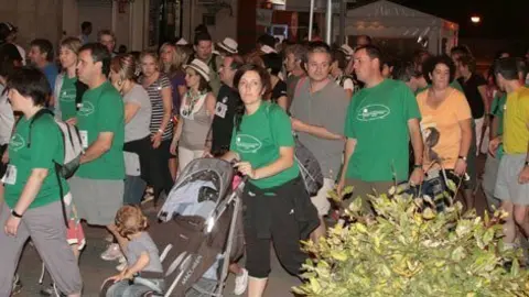 Els inscrits rebran una polsera com a dorsal de participació en la Caminada.