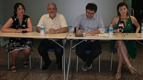 Toni Reig, Francesc Fabregat, i Imma Casanella van atendre als mitjans.