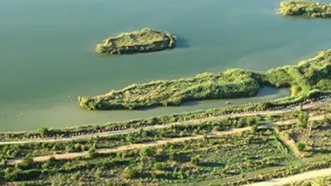 Imatge aèria realitzada per Edgar Aldana, a la Cadena de l'Estany d'Ivars i Vila-sana.
