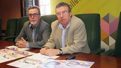 Esteve Aymerich, i Jordi Pérez van presentar la Mostra d'Entitats.