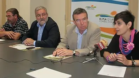 Francesc Fabregat, Jordi Pérez, Maribel Pedrol, i Antonio Vallés, fan el balanç. 