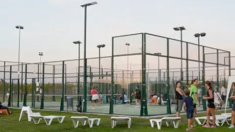 Imatge de les instal·lacions se padel del Club Tennis Mollerussa.