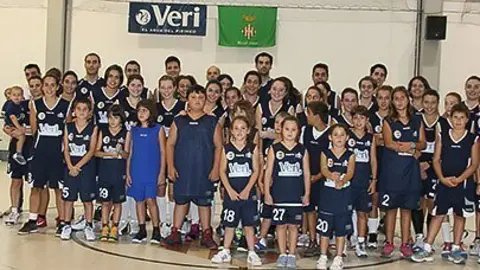 Els jugadors del Club Bàsquet Bell-lloc que competiran en la temporada.
