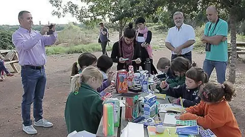 Els petits van poder participar en activitats de lleure, i manualitats relacionades amb els ocells.