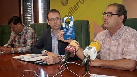 L'alcalde Marc Solsona i el regidor Josep Lavín presenten la campanya de seguretat.