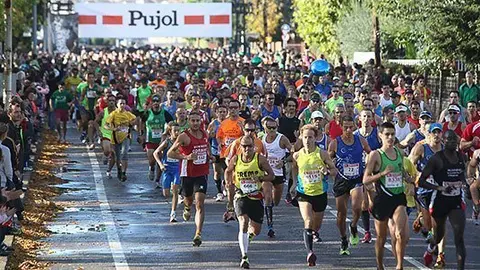 Multitudinària sortida de la Mitja Marató de Mollerussa de 2012.