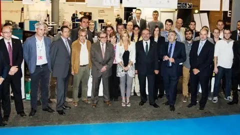 Autoritats i emprenedors a l'estand de GlobaLleida a Municipàlia.