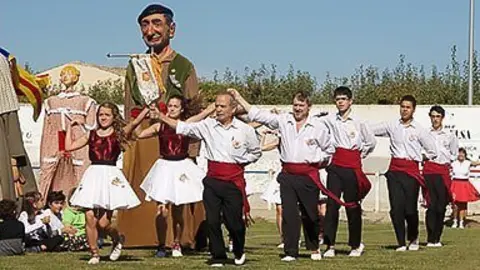 El Concurs de Colles es va celebrar al camp municipal d&#39;esports de Bellvís.