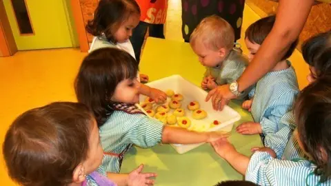 Panellets a la Llar d&#39;nfants