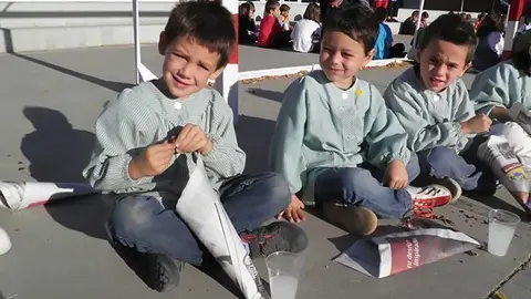 Com es tradicional les castanyes es van repartir amb paperines de diari.