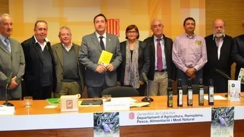 Pelegrí amb els agents implicats en la campanya