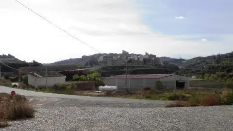 El municipi de Juncosa al fons