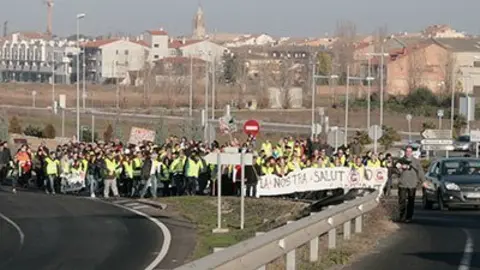 Imatge de la primera manifestació que va organitzar la plataforma Salvem el Territori.