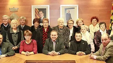 La corporació municipal de Golmés va rebre al col·lectiu dels 65 anys del municipi.