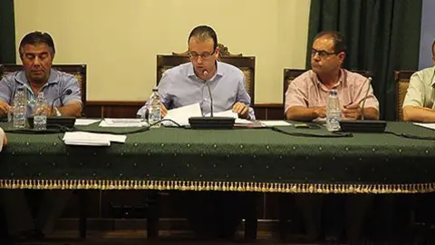 L&#39;equip de govern de CiU va presentar la proposta de incoar l&#39;expedient.