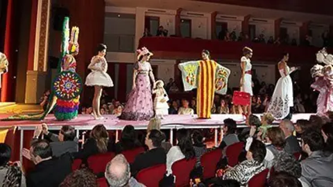 Una mostra dels vestits participants de les diferents categories, en la gala 2012.