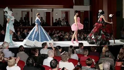 El vestits guanyadors de la 48a edició del Concurs Nacional de Vestits de Paper.