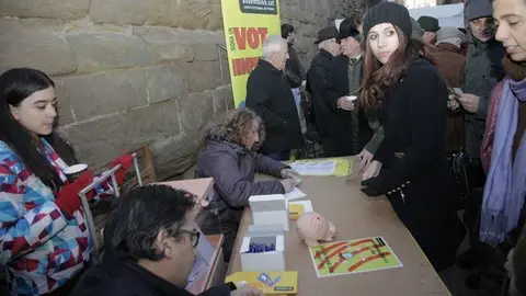 L'Assemblea Nacional Catalana Pla d'Urgell va instal·lar una taula al Pessebre de Linyola.