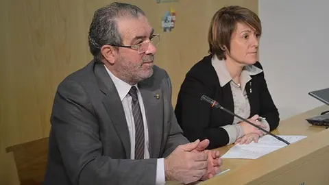 El President Joan Reñé, amb la vicepresidenta Rosa Pujol en la presentació dels pressupostos 2014