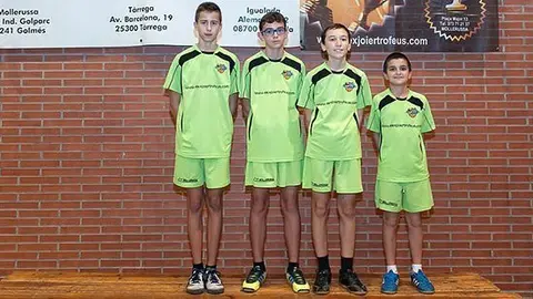 Els jugadors infantils del Club Tennis Taula Mollerussa campions de Lleida.
