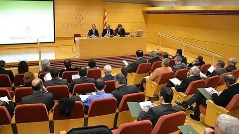 La reunió  amb els presidents dels consells comarcals i els alcaldes de capital de comarca.