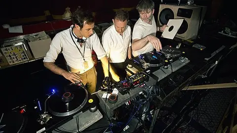 Un soundsystem exclusiu ideat per James Murphy, i l'enginyer de so novaiorquès John Klett.