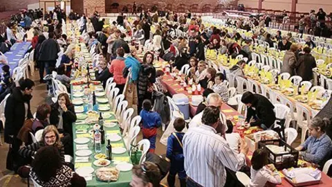 Al voltant de 900 persones van participar en una nova edició de les Cassoles de Miralcamp.