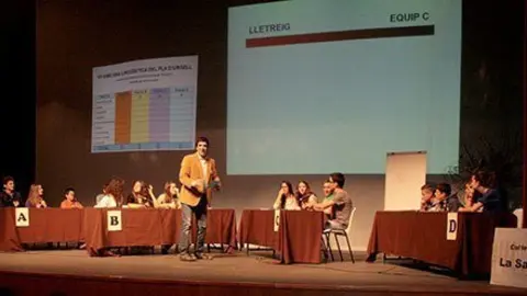 La final de la  Gimcana Lingüística del curs 2012-2013 al Teatre L'Amistat.