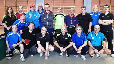 Els participants en el Campionat provincial de Tennis Taula celebrat a Lleida.