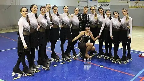 Les patinadores del CEPT que van assolir el bronze al Campionat d'Espanya de Xous.