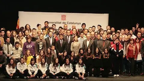 Tot els guardonats lleidatans en l'acte de l'esport al Teatre L'Amistat de Mollerussa.