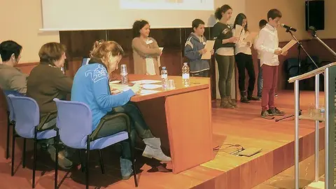 Els alumnes del Pla d&#39;Urgell participants en la Lectura en Veu Alta.
