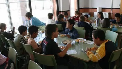 Imatge d'un menjador escolar.