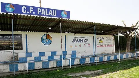 Imatge de l'estat actual del Camp Municipal d'esports del Palau d'Anglesola.