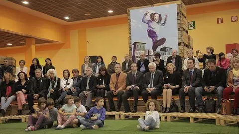Els primers lectors del saló van compartir l'acte inaugural amb les autoritats.