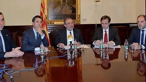 Joan Reñé, Álvaro Simon i Philippe Vanrie presenten el Congrés de centres europeus. 