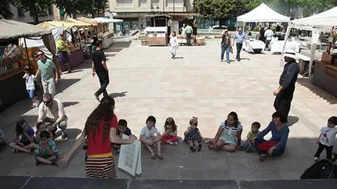 Activitats per als més petits a la plaça Major.
