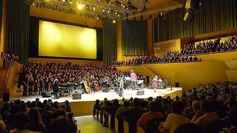 Imatge del concert en el que van participar els alumnes de l'escola Joaquim Palacín.