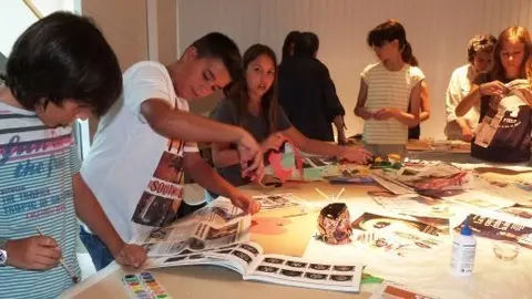 Taller de collage a l&#39;Espai Macià