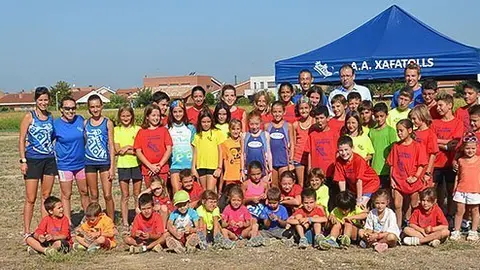 Els participants en el campus d&#39;atletisme de l&#39;associació atlètica Xafatolls.