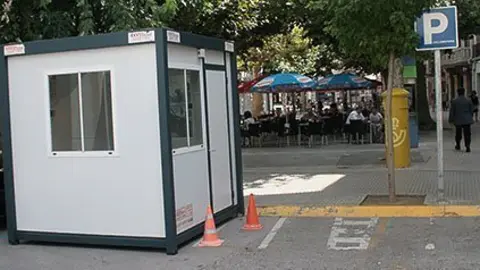 Punt informació instal·lat a la plaça Manuel Bertrand.