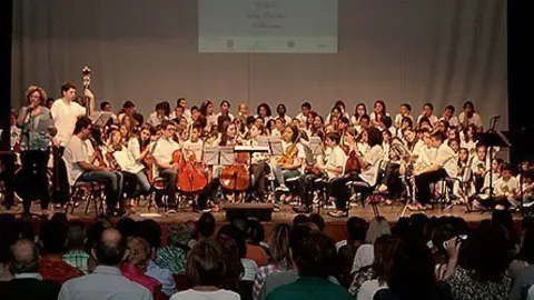 Els alumnes de la comarca participen en la Cantata.