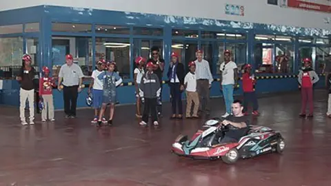 Una demostració de la velocitat del Kart Linde a Tallers A. Miquel.