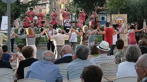 Portada3 Monument a la Sardana 2014