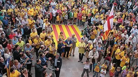 Al voltant de mig miler de persones demanen votar a Mollerussa.