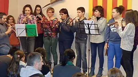 Una de les pràctiques del passat curs de gralla de l&#39;Ateneu Popular l&#39;Arreu.