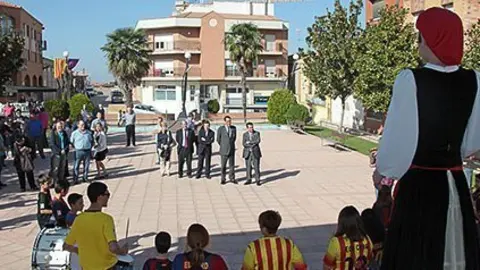 La colla de gegants i grallers de Miralcamp van rebre a les penyes barcelonistes.
